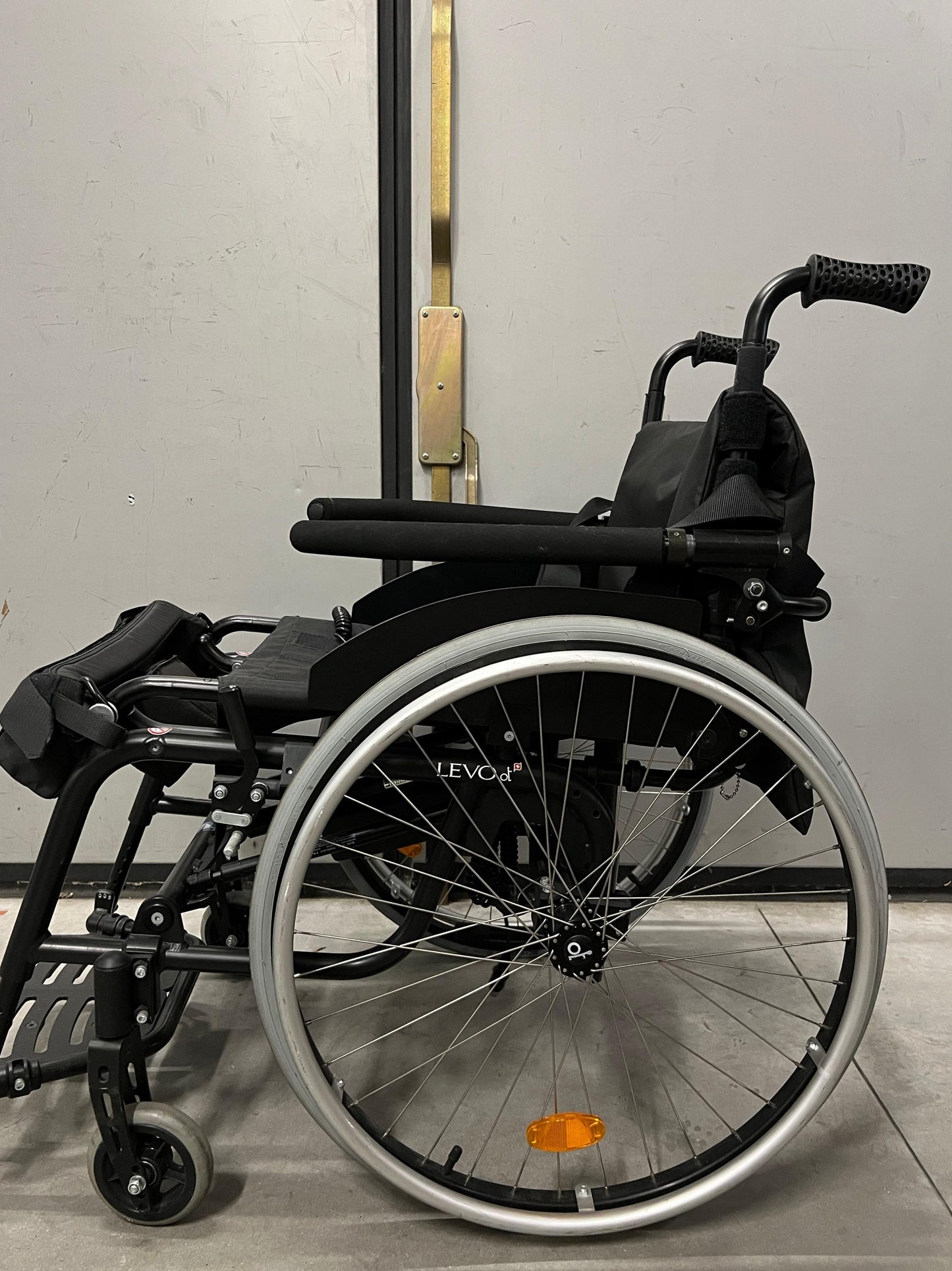 CARROZZINA ELETTRICA LEVO CON STANDING RICONDIZIONATA