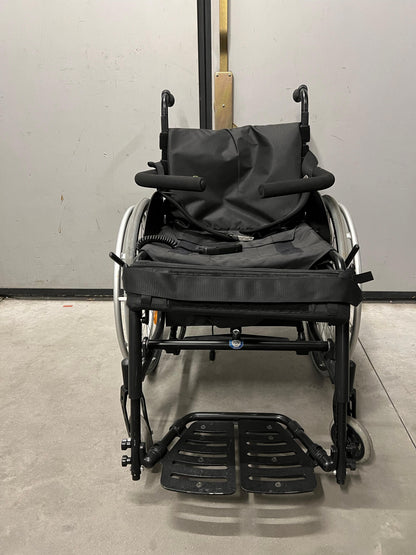 CARROZZINA ELETTRICA LEVO CON STANDING RICONDIZIONATA - OrthoPro