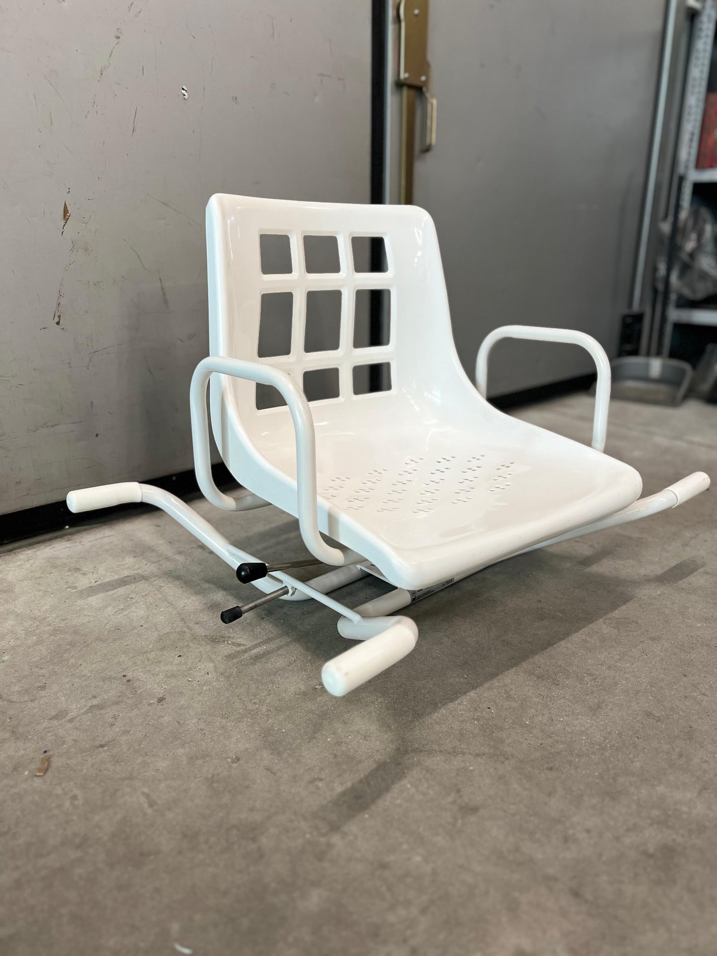 SEDIA DA VASCA GIREVOLE